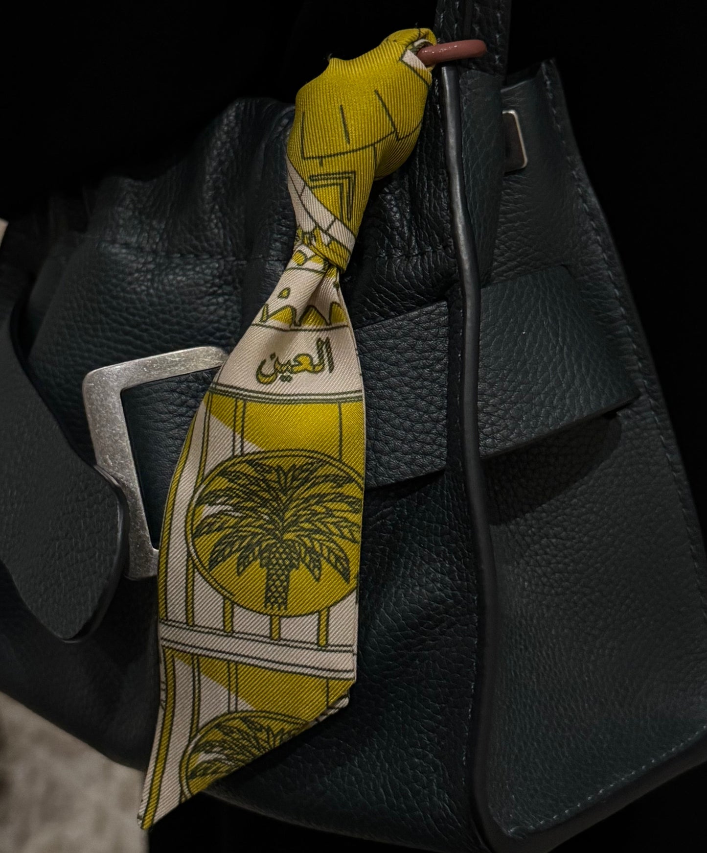 Alain keyring scarf